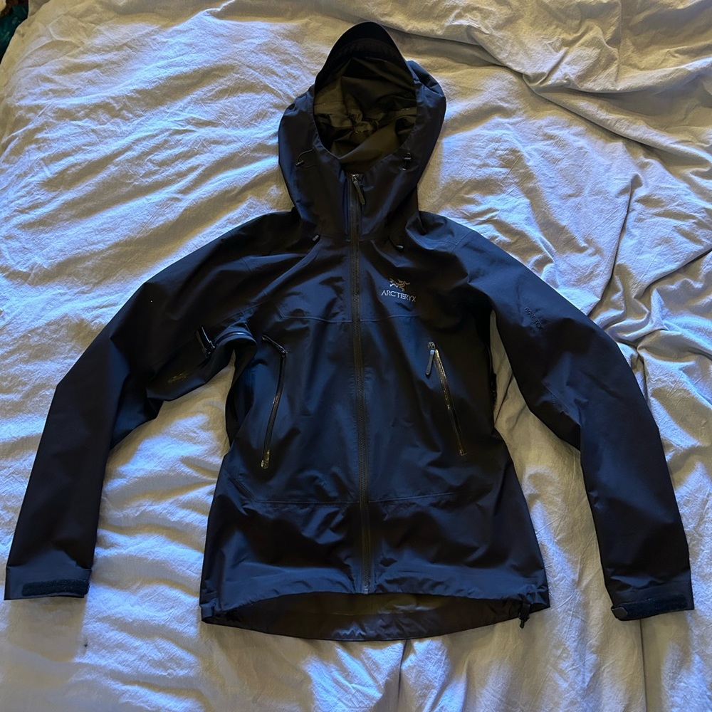 Arc’teryx Beta SL Hybrid Jacket
